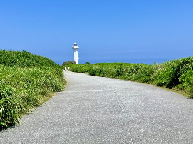 水納島灯台とは？近くにあるビーチやおすすめの観光スポットもご紹介