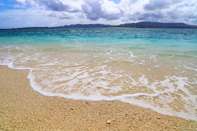 水納島の綺麗な海で海水浴を楽しもう