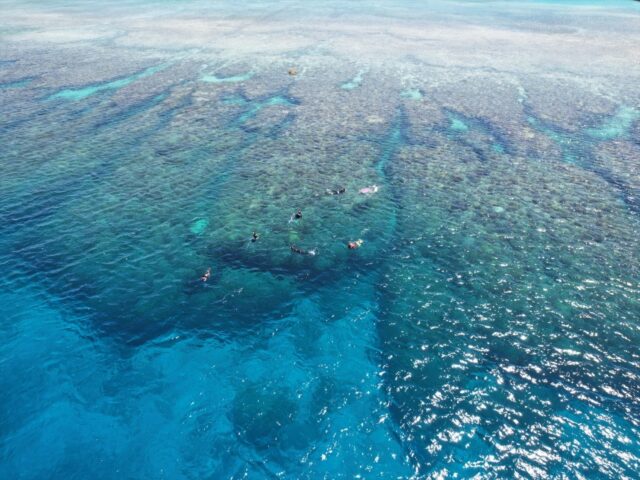 水納島灯台とは？近くにあるビーチやおすすめの観光スポットもご紹介