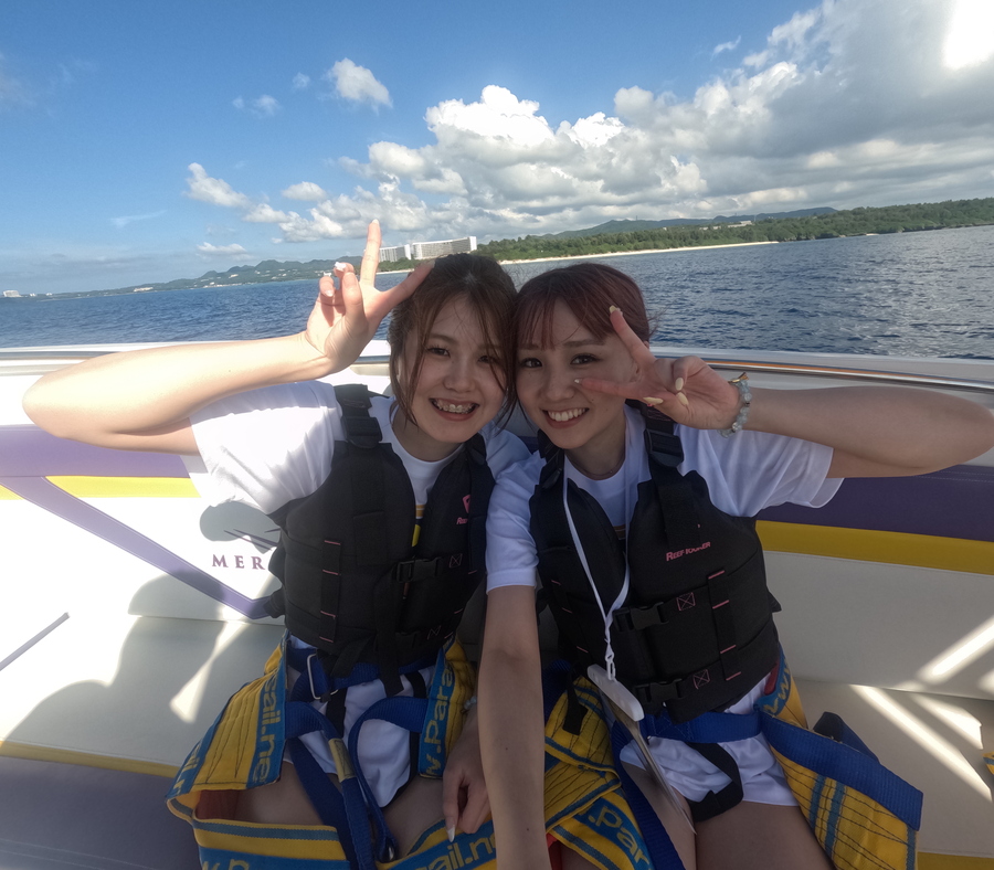 【瀬底島開催/約1時間】11月限定☆事前予約でお得☆新艇就航！空の旅へ♪ウミガメが棲む瀬底島周辺でパラセーリング！《4歳からOK・GoPro撮影データ無料》（No.647）