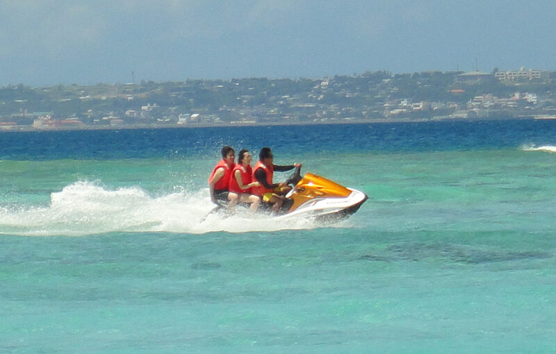 ジェットスキー 沖縄 瀬底島