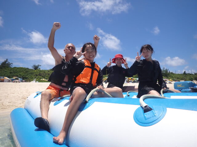 【沖縄北部発/水納島】4月〜10月限定☆ボートシュノーケリング＋海水浴＜水納島往復乗船券＆パラソル1本付＆バナナボートお一人様１回５００円の特典付き＞（No.626）