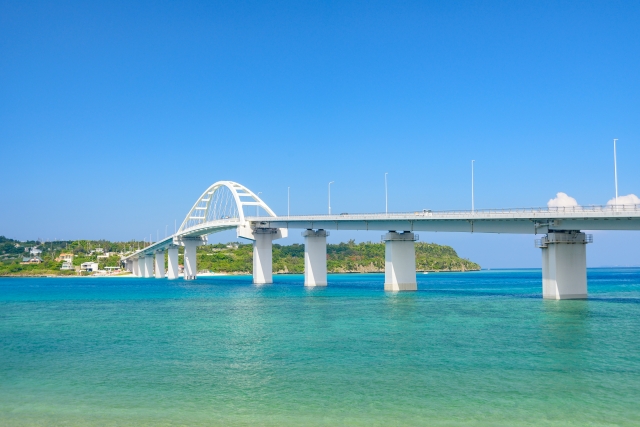 瀬底大橋