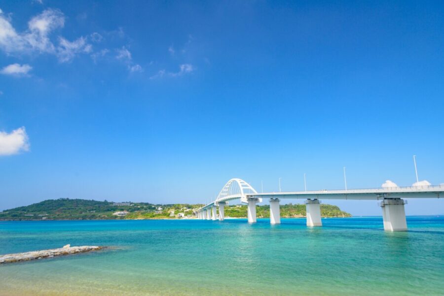 瀬底島