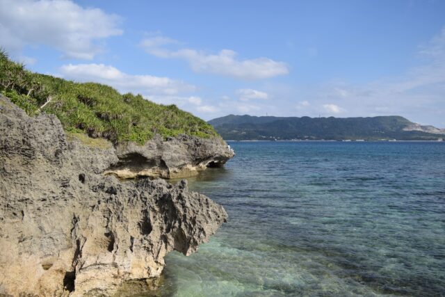 瀬底島を一周！ドライブで楽しむ絶景スポット5選とビーチ・カフェ巡り