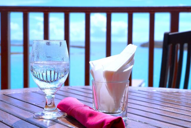 瀬底島を一周！ドライブで楽しむ絶景スポット5選とビーチ・カフェ巡り