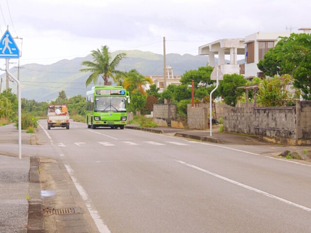 水納島　バス　道路