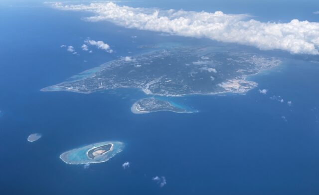 瀬底島を一周！ドライブで楽しむ絶景スポット5選とビーチ・カフェ巡り