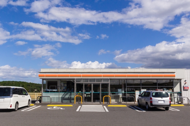 コンビニ　外観　水納島